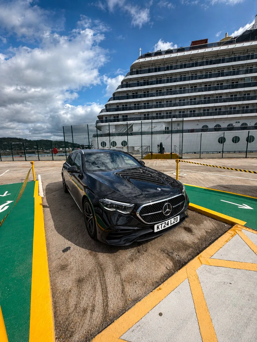 Streamline E-Class at the cruise terminal