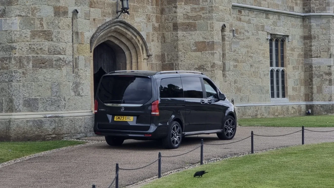 Streamline Taxis Mercedes V-Class, the premium 8-seater in the fleet